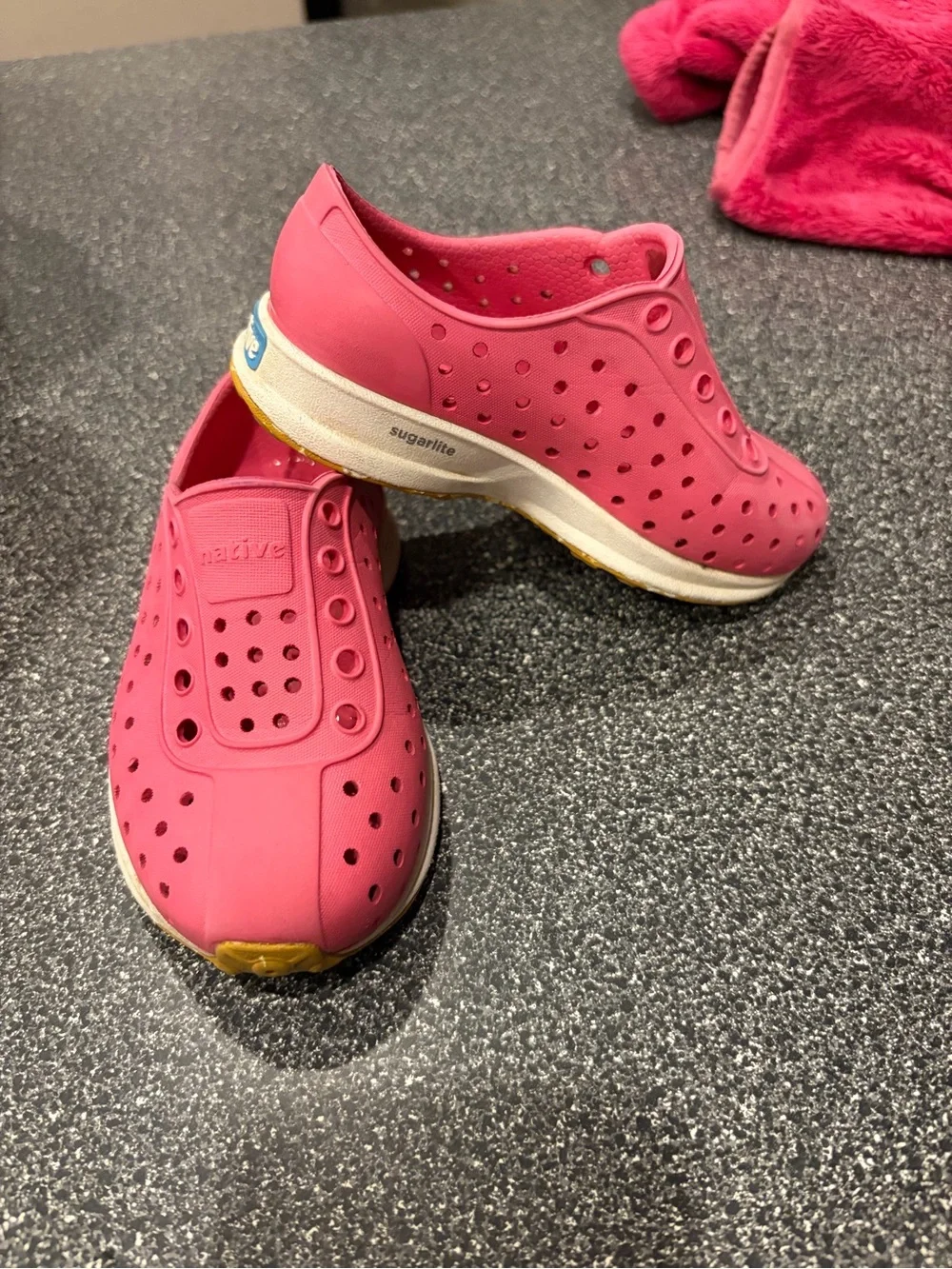 NativeC7 Robbie Pink Slip-On Sneaker